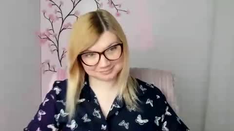 Molly online show from 04/20/26, 11:35