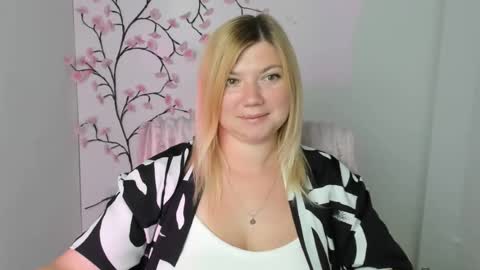 Snapshot of molly_moree chatting on 07/07/26, 11:36 Molly online show from 07/07/26, 11:36