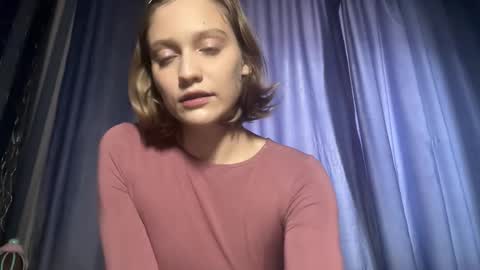 molly_poly online show from 11/13/25, 09:52