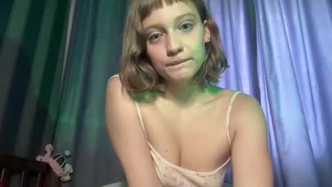 molly_poly online show from 11/23/25, 12:49