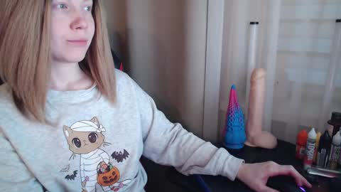 I have new photos come and see with love Molly online show from 02/23/25, 03:08