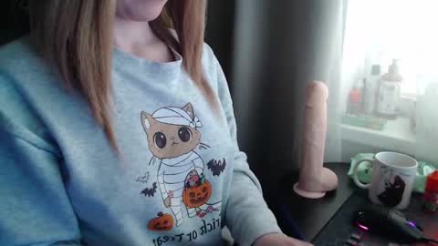 I have new photos come and see with love Molly online show from 10/19/25, 10:49