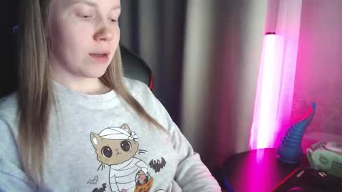 I have new photos come and see with love Molly online show from 12/17/25, 06:36