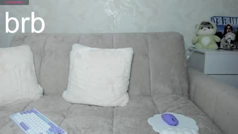 Snapshot of molly_sweetbaby chatting on 12/06/24, 10:52 Ill tell you when were private online show from 12/06/24, 10:52