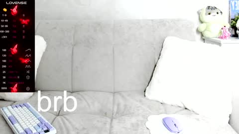 Snapshot of molly_sweetbaby chatting on 01/12/25, 05:33 Ill tell you when were private online show from 01/12/25, 05:33