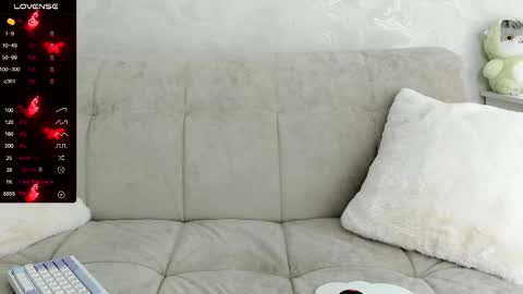 Snapshot of molly_sweetbaby chatting on 03/07/25, 05:28 Ill tell you when were private online show from 03/07/25, 05:28