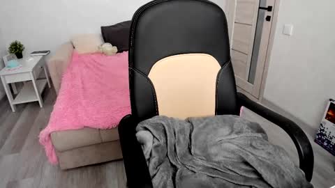 Snapshot of molly_sweetbaby chatting on 09/09/25, 12:26 Ill tell you when were private online show from 09/09/25, 12:26