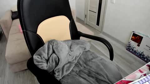 Snapshot of molly_sweetbaby chatting on 09/28/25, 09:14 Ill tell you when were private online show from 09/28/25, 09:14