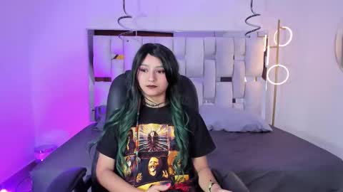 Snapshot of molly_sweetlove chatting on 09/23/25, 07:39 molly_sweetlove online show from 09/23/25, 07:39