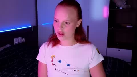 Snapshot of mollybossy chatting on 07/12/26, 12:56 Molly online show from 07/12/26, 12:56