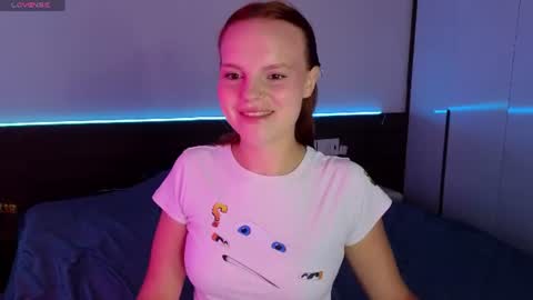 Snapshot of mollybossy chatting on 07/19/26, 12:36 Molly online show from 07/19/26, 12:36