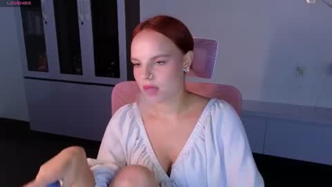 Snapshot of mollybossy chatting on 07/23/26, 01:58 Molly online show from 07/23/26, 01:58