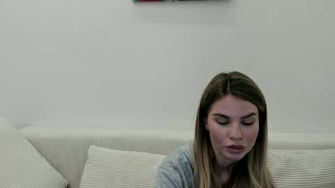 Snapshot of mollycem345 chatting on 03/15/26, 05:08 mollycem345 online show from 03/15/26, 05:08