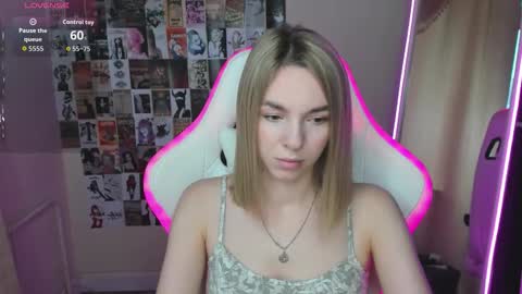 Molly online show from 09/28/25, 01:22