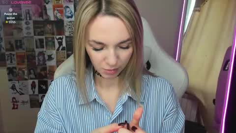 Molly online show from 10/17/25, 01:20
