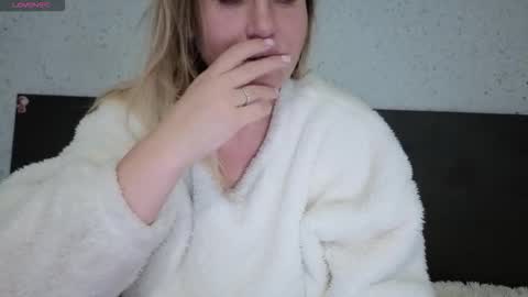 Nica    follow me   online show from 11/21/25, 02:16