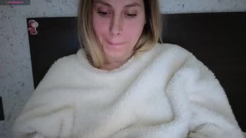 Nica    follow me   online show from 11/22/25, 03:44