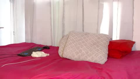  MOLLY  GUNSG online show from 12/28/24, 08:58