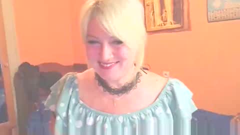 Mollyjoyq online show from 05/22/26, 05:40