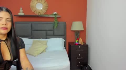 mollylove_ online show from 09/30/25, 11:48