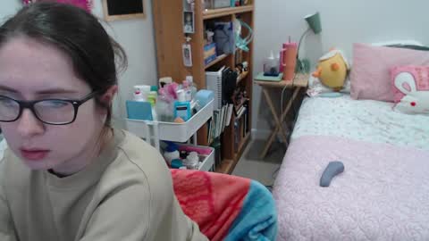 mollymeadows online show from 04/22/26, 05:25