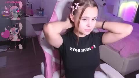 Molly online show from 10/09/25, 03:59