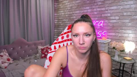 hi im Molly heregreat boobs big heart  warm pussy  online show from 12/08/24, 07:05