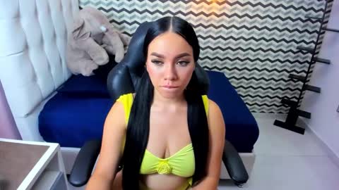 MOLLY online show from 10/25/25, 07:08