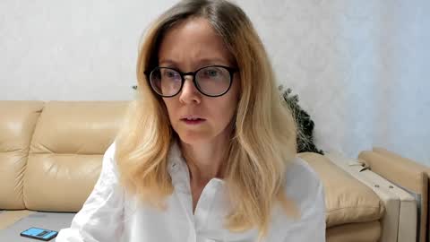 AngelMomm online show from 01/30/25, 07:18