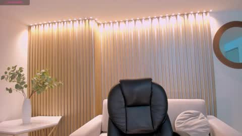 Molly Sunders online show from 03/03/26, 05:02