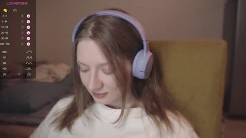 mollytucker online show from 12/19/24, 01:51