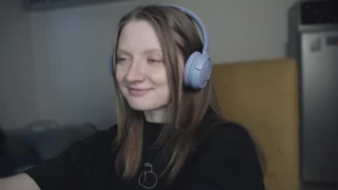 mollytucker online show from 01/18/25, 12:04