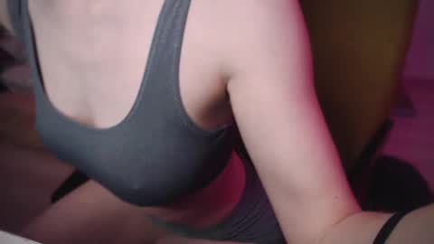 mollytucker online show from 02/22/25, 03:25