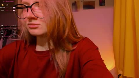 Snapshot of mollytucker chatting on 11/16/25, 04:12 mollytucker online show from 11/16/25, 04:12