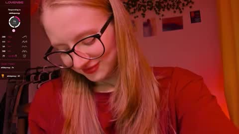 Snapshot of mollytucker chatting on 11/23/25, 04:40 mollytucker online show from 11/23/25, 04:40