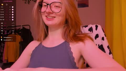 Snapshot of mollytucker chatting on 12/21/25, 02:46 mollytucker online show from 12/21/25, 02:46