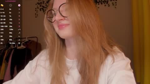 Snapshot of mollytucker chatting on 03/15/26, 04:02 mollytucker online show from 03/15/26, 04:02