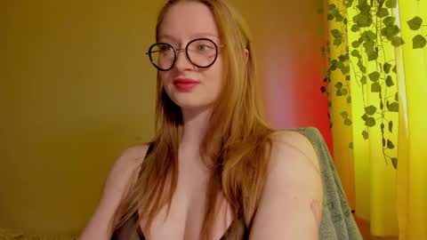 Snapshot of mollytucker chatting on 05/11/26, 02:12 mollytucker online show from 05/11/26, 02:12