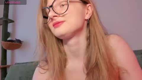 mollytucker online show from 07/10/26, 02:19