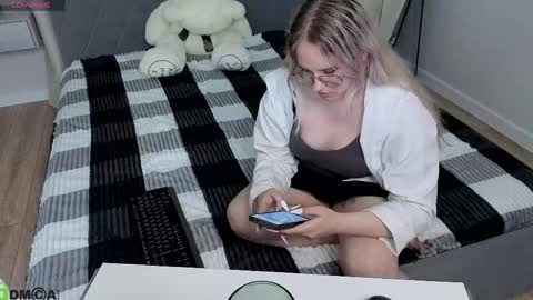 Yungsatou online show from 06/03/26, 02:33