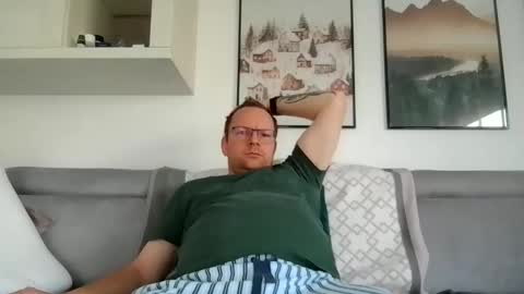 Snapshot of molnarzsolt chatting on 04/26/26, 08:45 molnarzsolt online show from 04/26/26, 08:45