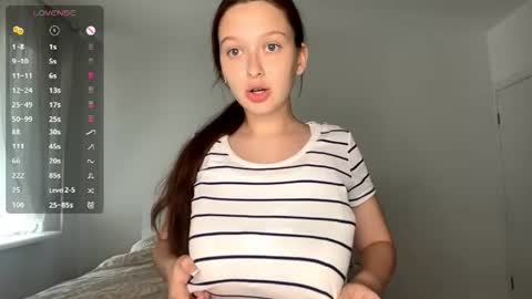 Snapshot of moltenpeach chatting on 06/22/26, 02:58 Hermina online show from 06/22/26, 02:58