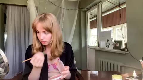 Snapshot of molyangel chatting on 06/15/26, 01:24 Oksana online show from 06/15/26, 01:24