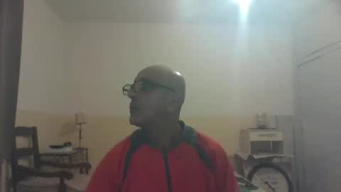 moment71200 online show from 01/01/25, 03:24