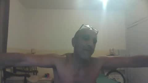 moment71200 online show from 01/03/25, 10:08