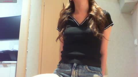 Hailey online show from 10/12/25, 10:09