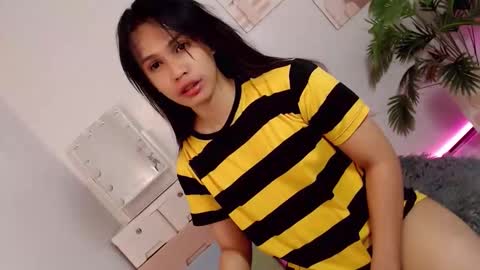 MOMIKHEM online show from 09/22/25, 07:10