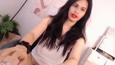 MOMIKHEM online show from 04/19/26, 06:24