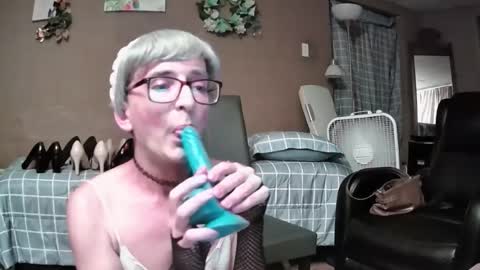 Snapshot of mommamadesissy chatting on 07/05/26, 04:19 Bink online show from 07/05/26, 04:19