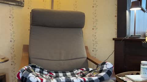 Mia  online show from 12/20/24, 03:00